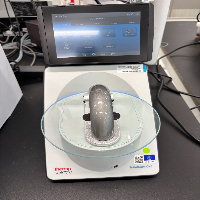 Thermo NanoDrop One UV-Vis Spectrophotometer image 0